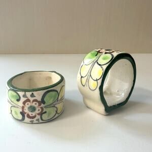 A Set 2 Vintage Mexican Folk Art Tonola Napkin Rings Hand Painted Floral Ceramic
